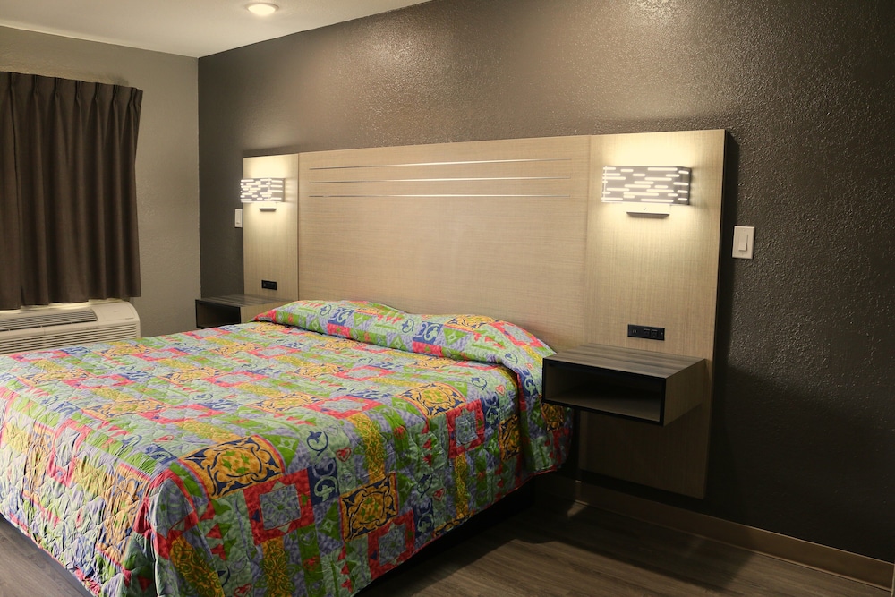 Super 7 Inn Dallas Near Duncanville - photo 7