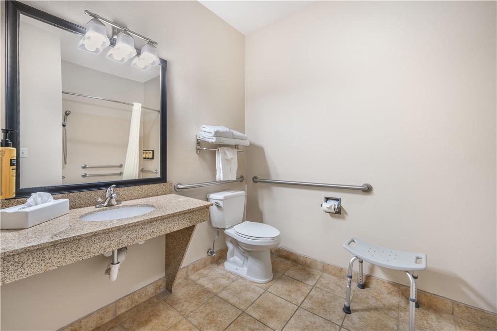 Best Western Plus Eastgate Inn & Suites - photo 33