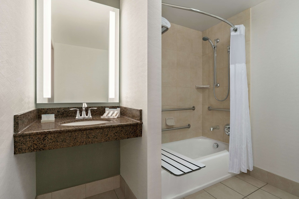 Hilton Garden Inn Charlotte Ayrsley - photo 21