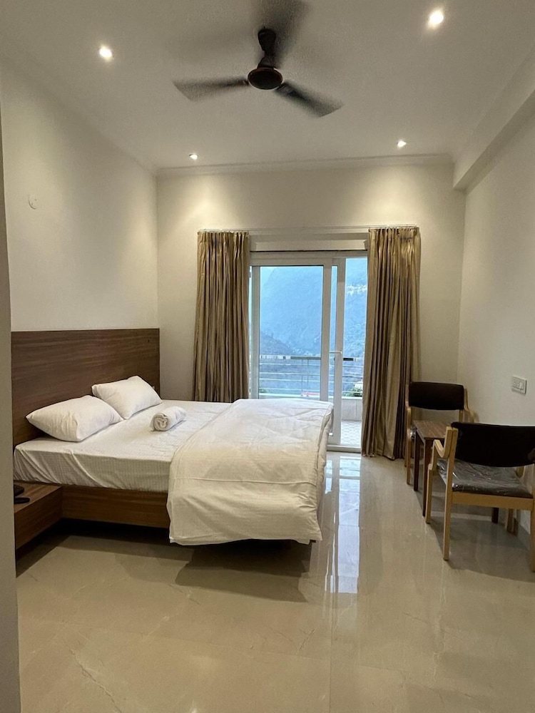 Shiv Kedar Hotel in Pauri, India