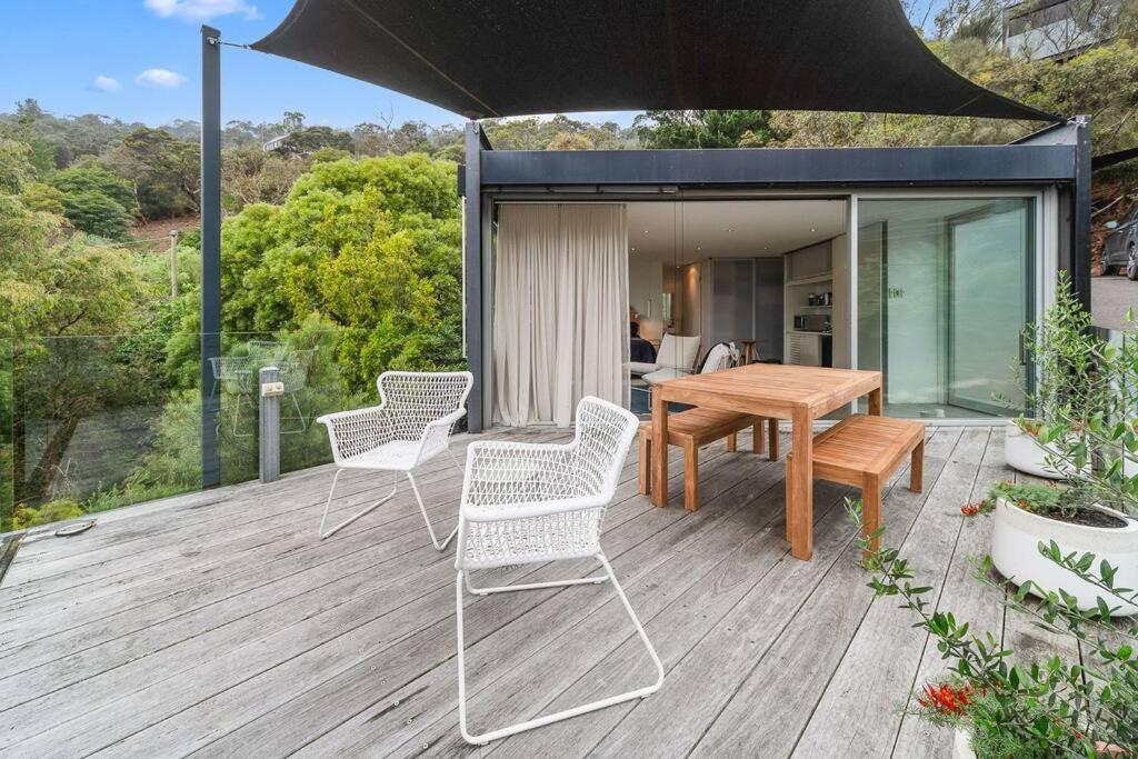 Modern Studio With Sweeping Views — Mccrae