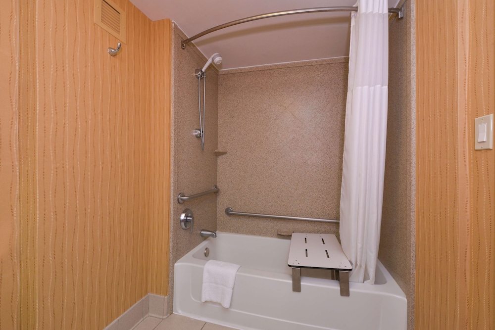 Hampton Inn Frederick - photo 22