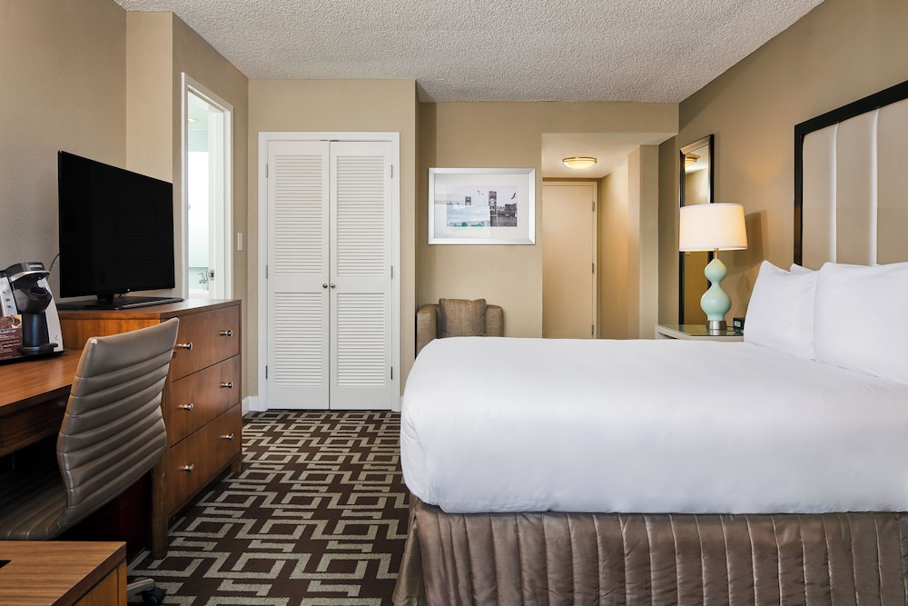 DoubleTree by Hilton Hotel Jacksonville Riverfront - photo 26
