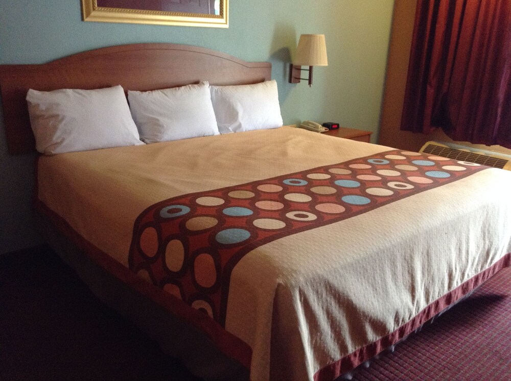 Sky Palace Inn and Suites Laredo - photo 7
