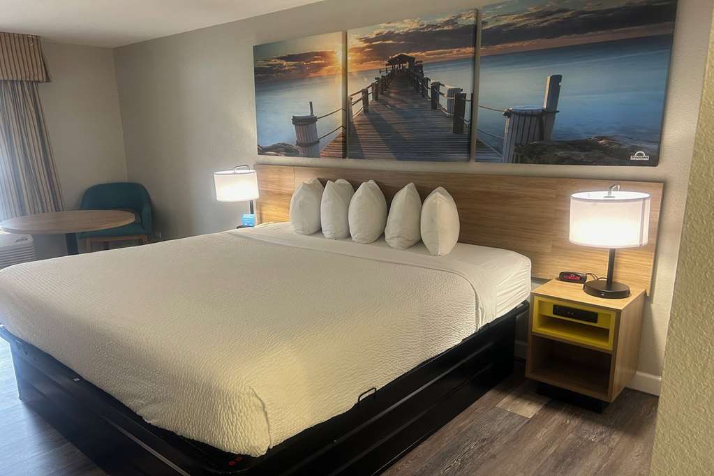 Days Inn by Wyndham Port Charlotte Punta Gorda - photo 13