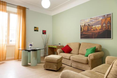 Beautiful apartment in San Giovanni close to Colosseo — 4-Star Luxury Hotel in Rome, Italy