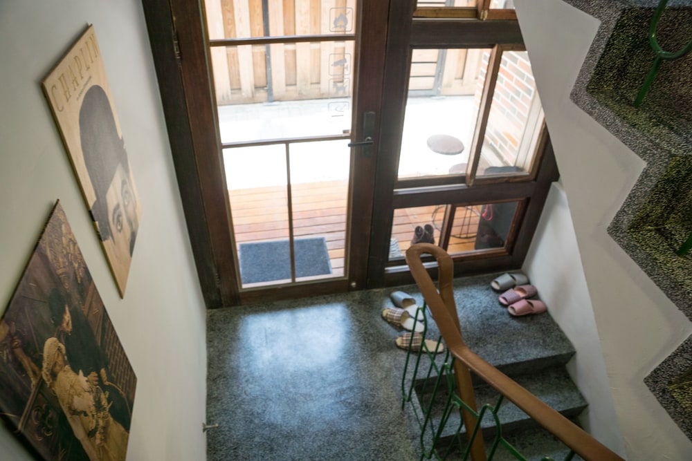 Loft Wo Design Inn - carbon neutral hotel in Tainan