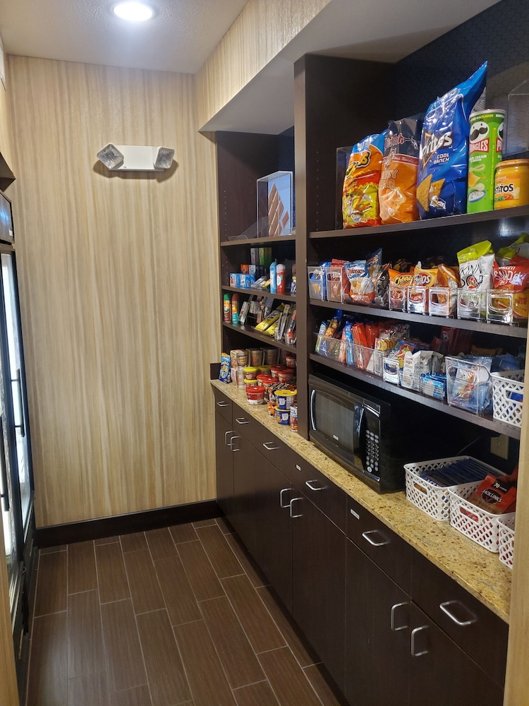 Hampton Inn & Suites Jamestown - photo 20