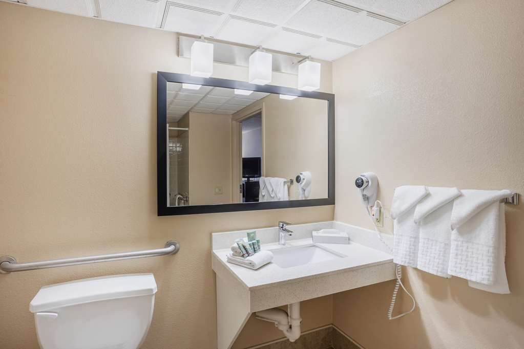 Best Western Inn At Blakeslee pocono - photo 49