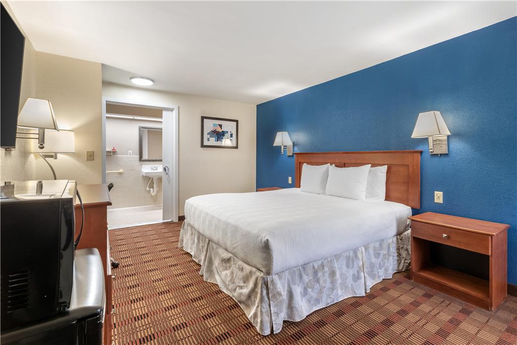 SureStay Hotel by Best Western East Brunswick - photo 10
