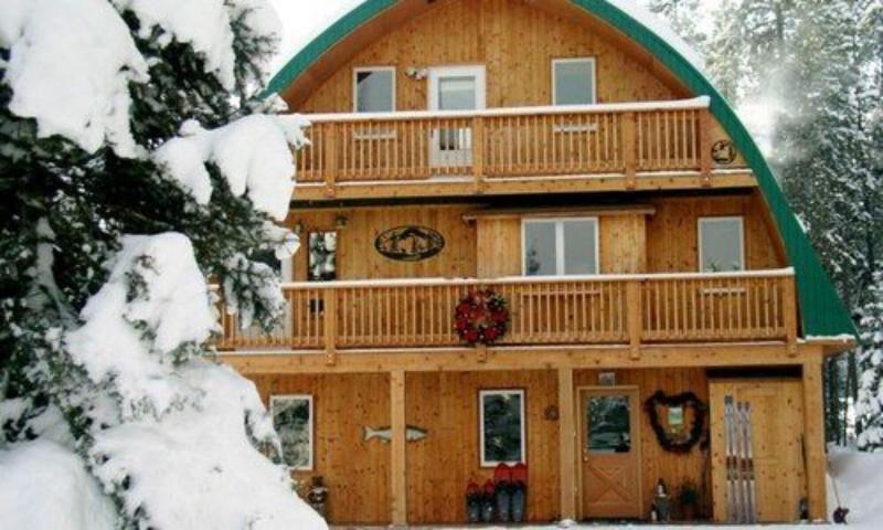 Moss Mountain Inn - carbon neutral hotel in Columbia Falls