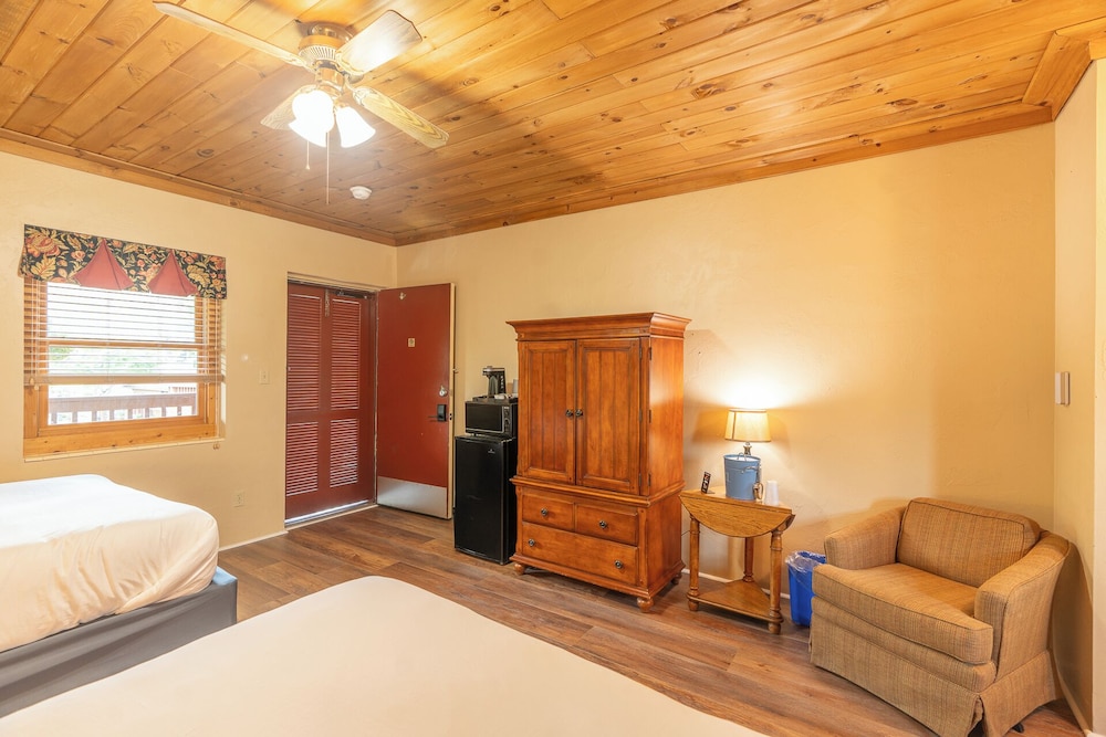 Ridgeway Inn - photo 47