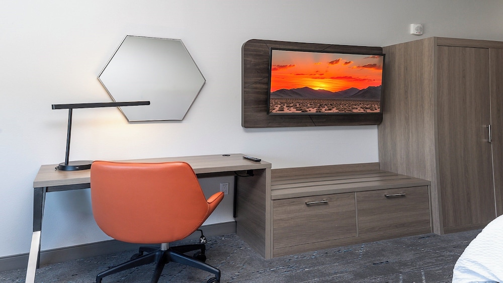 Holiday Inn Express & Suites Ridgecrest China Lake by IHG - photo 10