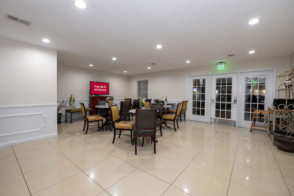 Red Roof Inn & Suites Wilson - photo 45