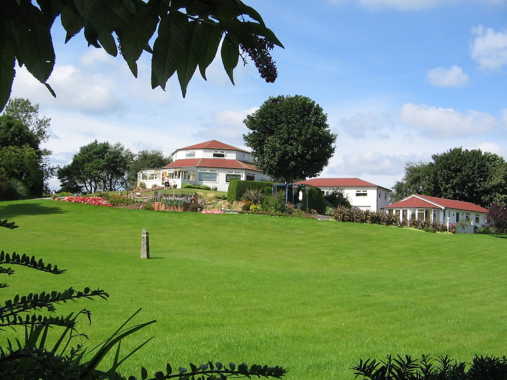 Harmony Country Lodge — 4-Star Luxury Hotel in Scarborough, United Kingdom