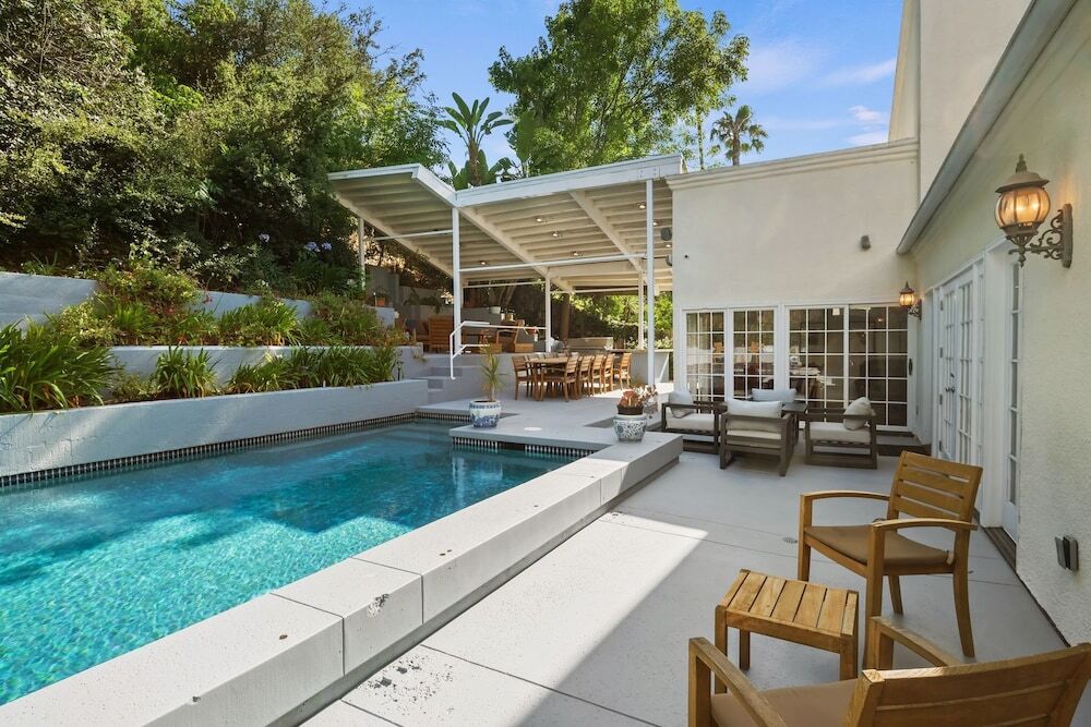 Hollywood Hills Upscale - photo 8