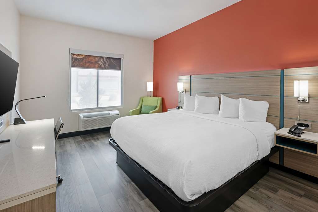 Best Western Plus Executive Residency Carlsbad Hotel - photo 19