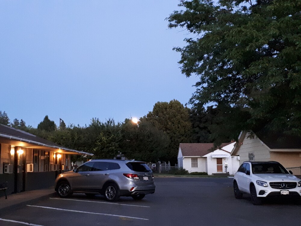Colwell Inn - photo 2