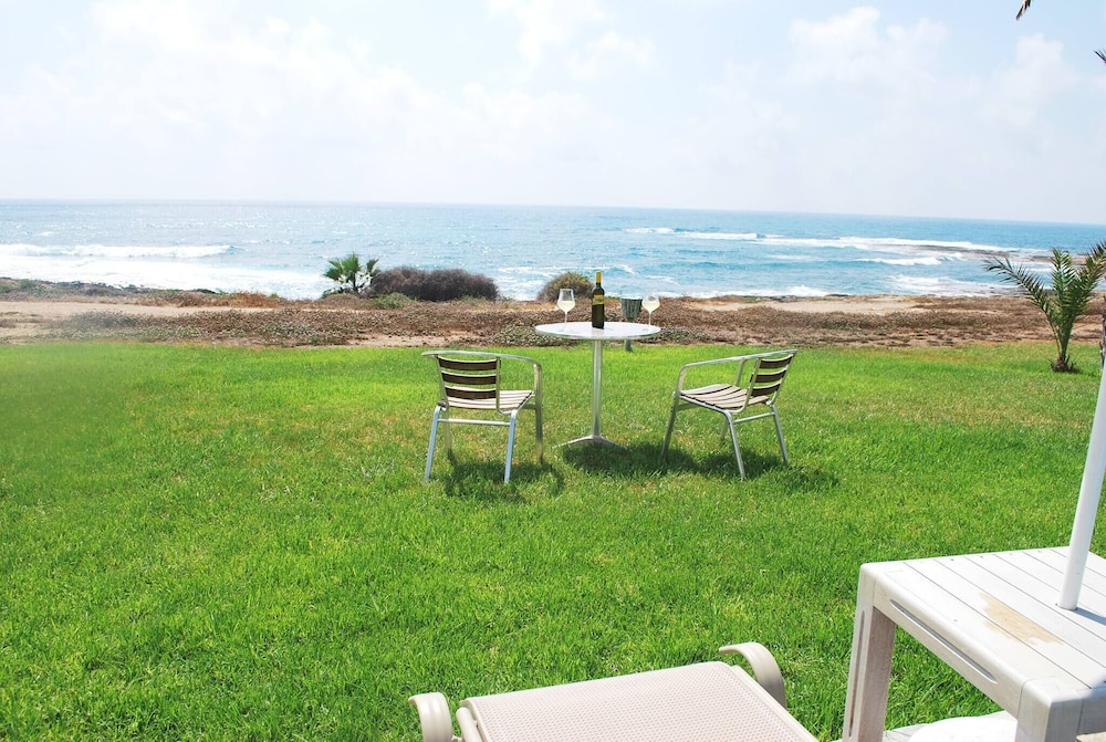 Sea Front Villa Heated Private Pool Amazing Location Paphos 323