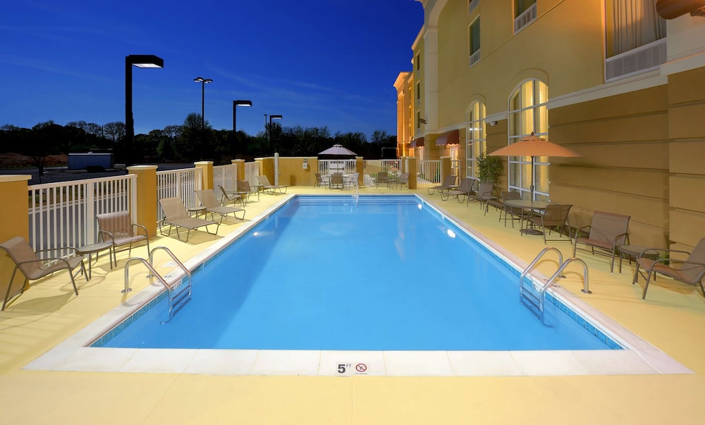 Hampton Inn Suites Scottsboro - photo 40