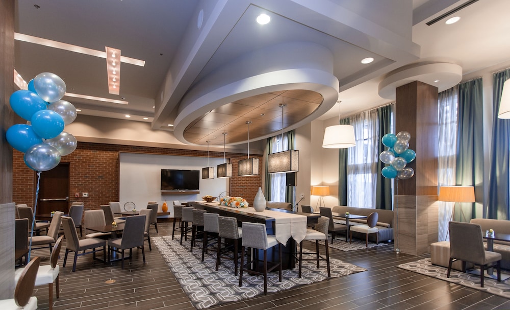Hampton Inn & Suites Chapel Hill Carrboro Downtown - photo 25