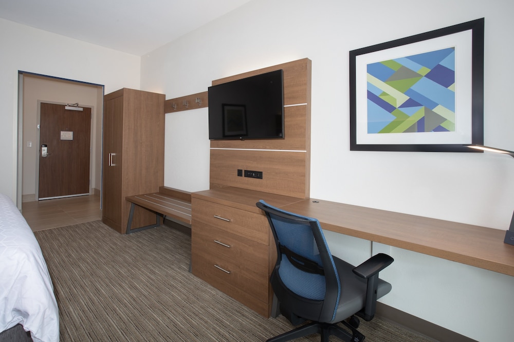 Holiday Inn Express & Suites Goodland I 70 an IHG hotel - photo 15