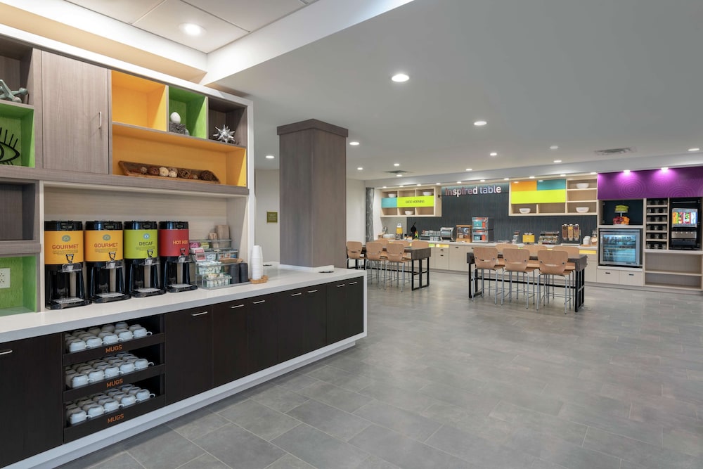 Home2 Suites by Hilton Indianapolis Airport - photo 31