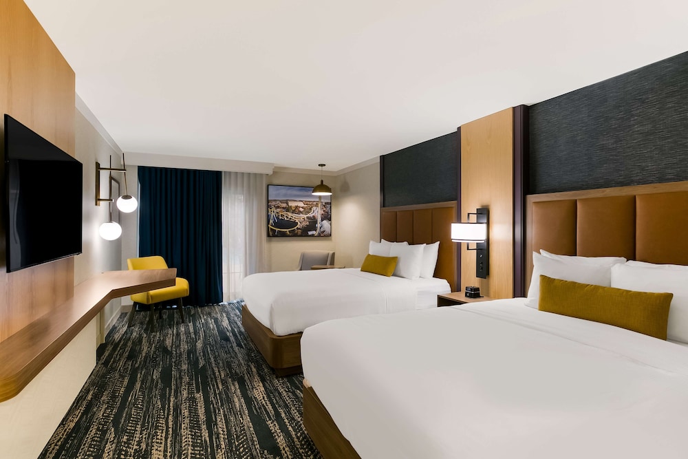 Best Western Premier The Central Hotel & Conference Center - photo 6