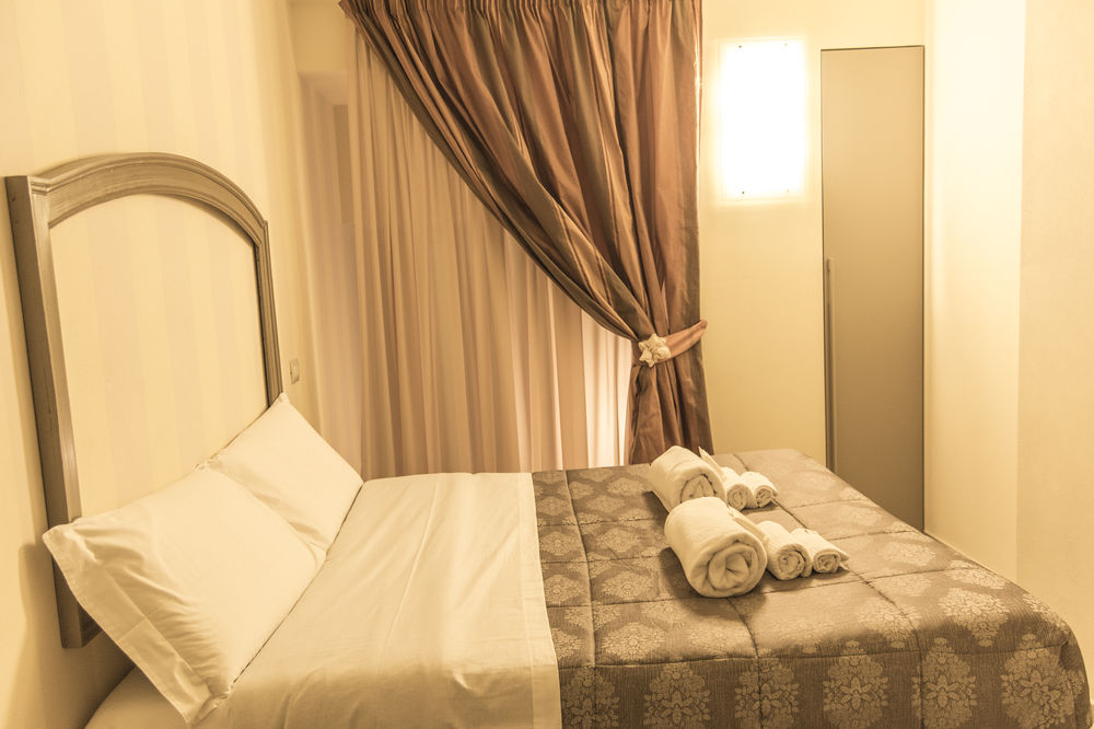 N12 Design Accomodations Alcova 75 — Siena