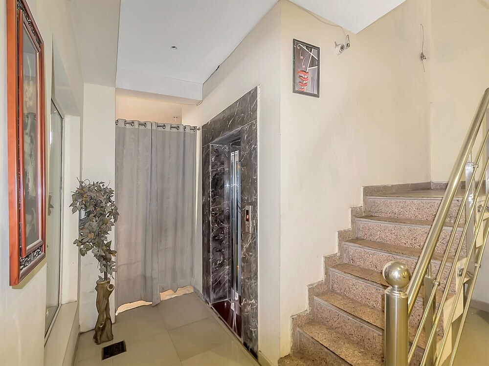 The Signature Leaf Hotel near Medanta Hospital Gurgaon