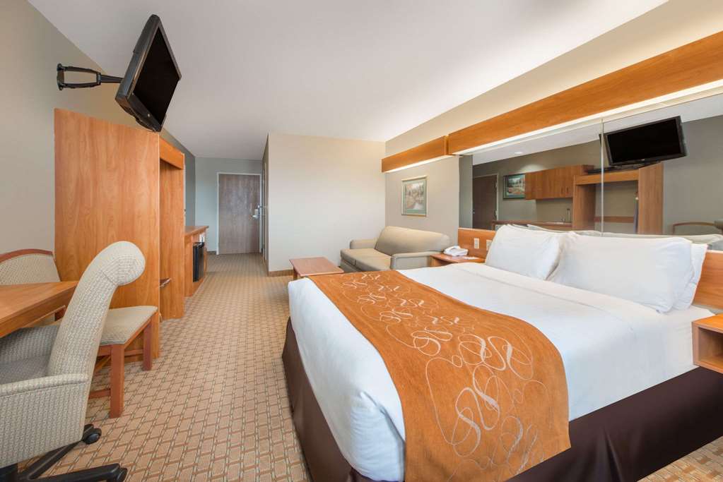 Microtel Inn & Suites by Wyndham Raton - photo 11