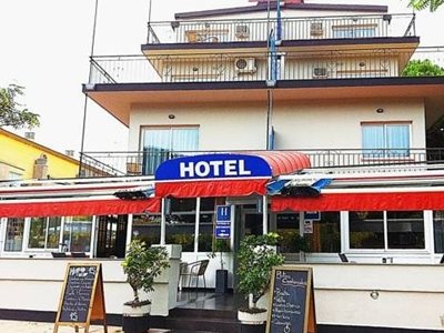 Hotel Rodsan Suizo in Castelldefels, Spain