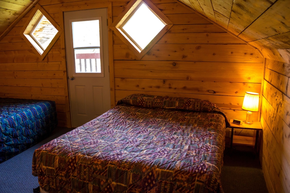 Midnight Sun Log Cabins - photo 22