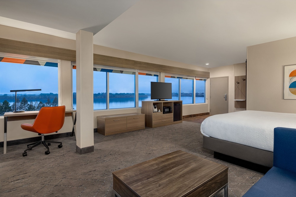 Holiday Inn Express & Suites Evansville Downtown By IHG - photo 15