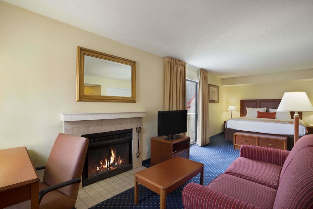 Affordable Suites of America Grand Rapids - photo 11