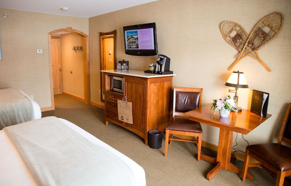 Golden Arrow Lakeside Resort - photo 10