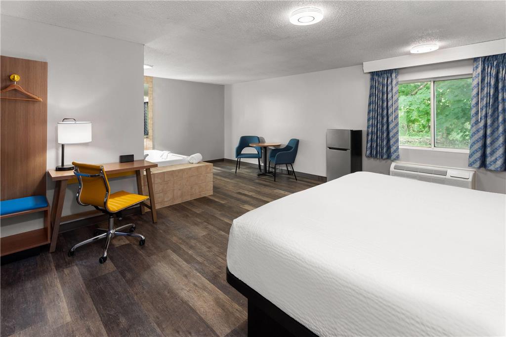 Days Inn & Suites by Wyndham Kaukauna WI - photo 22