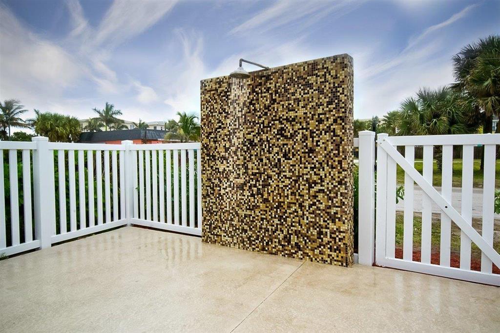 The Royal Inn Beach Hotel Hutchinson Island - photo 5