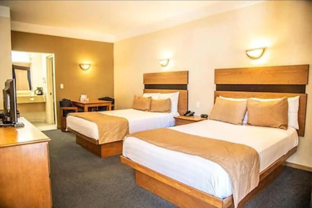 American Inn Hotel & Suites Hidalgo del Parral - carbon neutral hotel in Parral