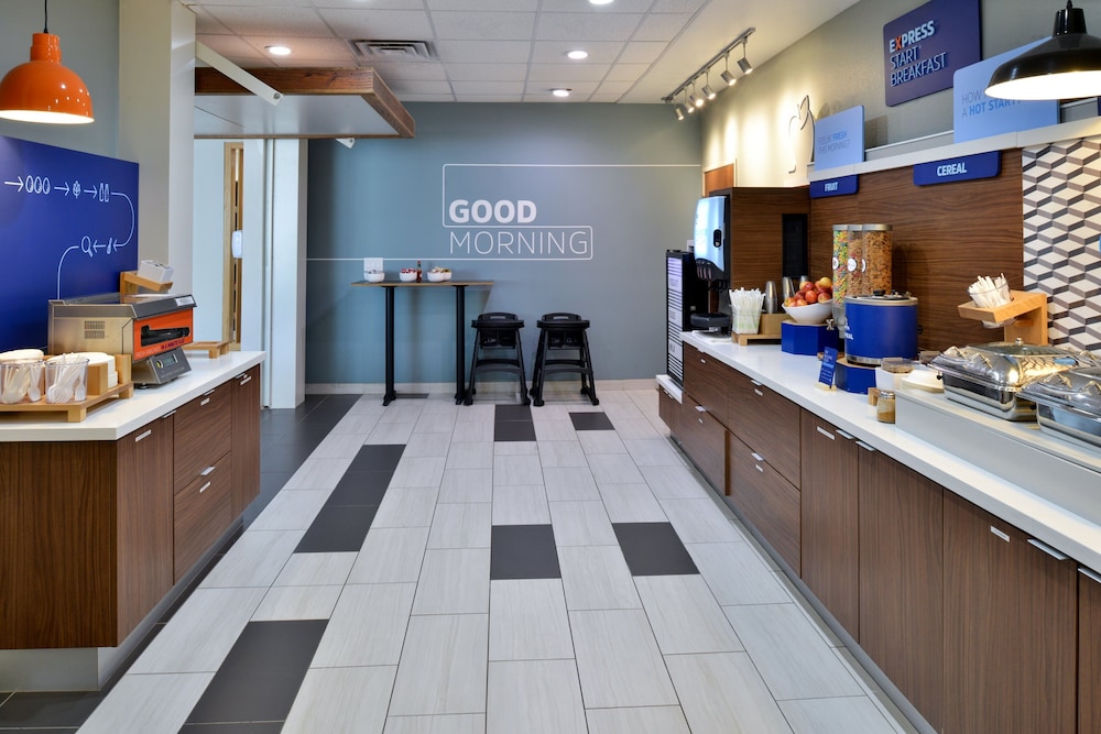 Holiday Inn Express & Suites Wylie West by IHG - photo 42