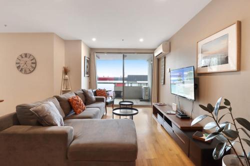 Terminus Apartment I Steps from Geelongs Buzz — 4-Star Luxury Hotel in Geelong, Australia
