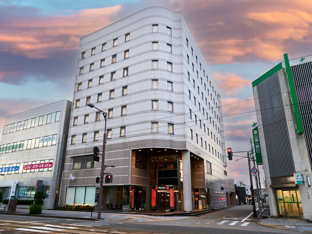 Apa Hotel Takaoka Marunouchi — Takaoka