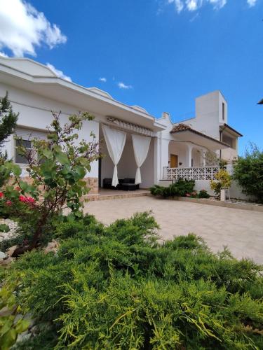 Casa Vacanze Aurora — 4-Star Luxury Hotel in Manduria, Italy
