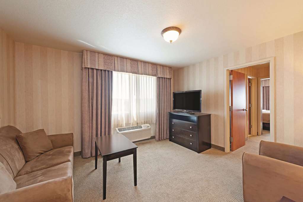 La Quinta Inn & Suites by Wyndham Boise Towne Square - photo 33