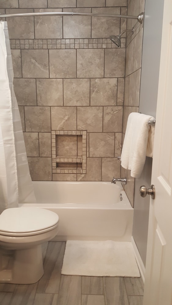 Tower Extended Stay Suites - photo 18