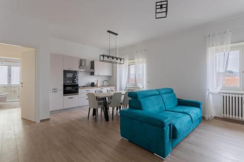 Arya's Corner by the Lake Parcheggio Vista lago — 4-Star Luxury Hotel in Arona, Italy