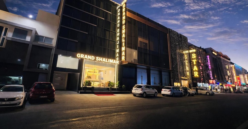 Hotel Grand Shalimar by JMD Group in New Delhi, India