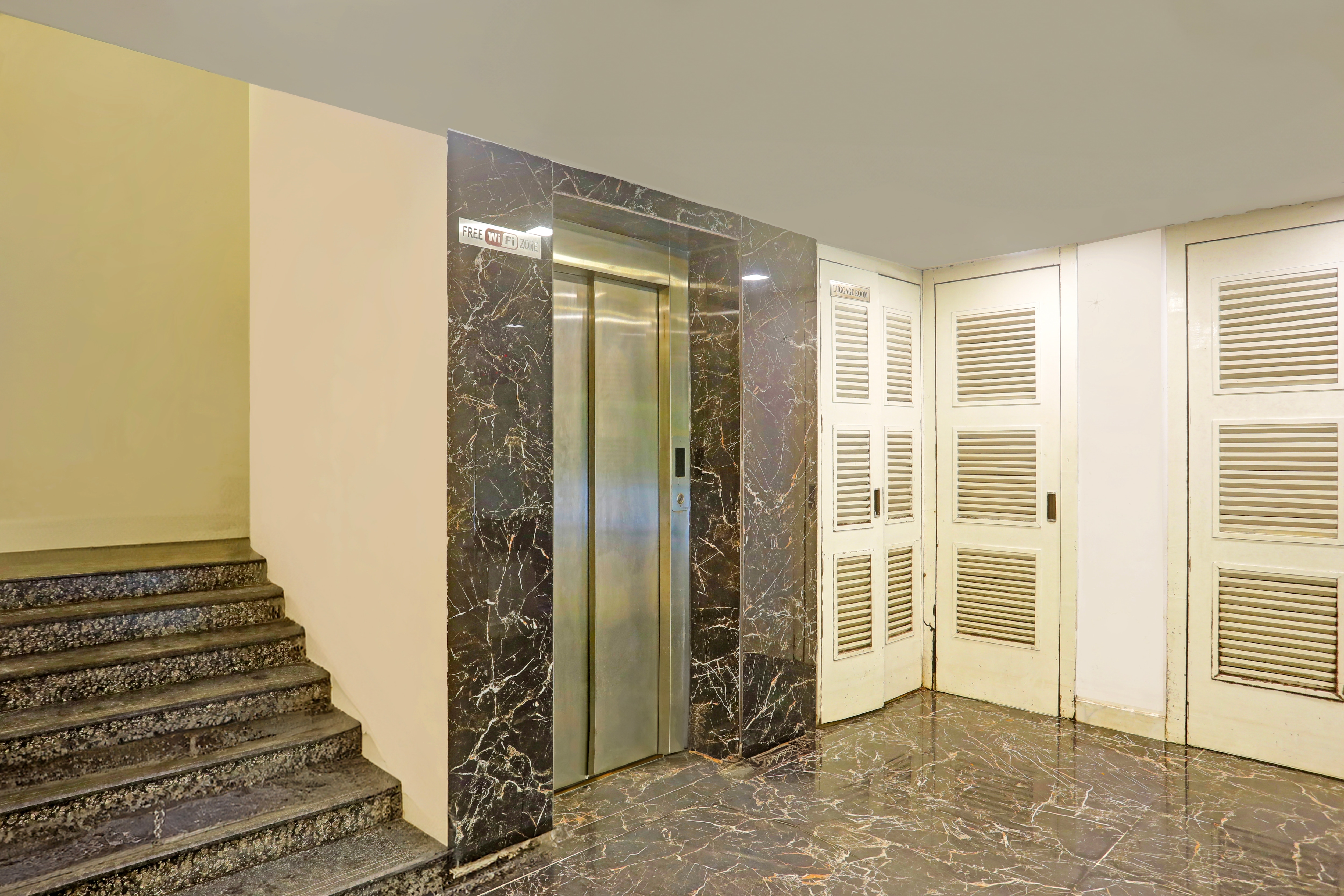 Super Townhouse Oak City Centre Dhanbad Formerly Hotel Kuber Inn — 4-Star Luxury Hotel in Dhanbad, India
