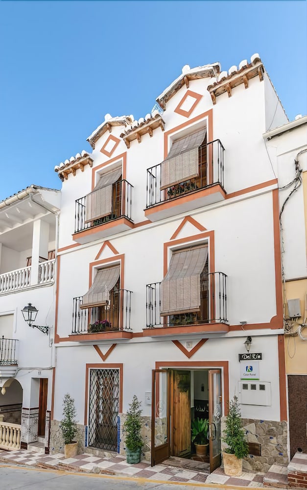Hotel Posada Del Rio — hotel in Alozaina