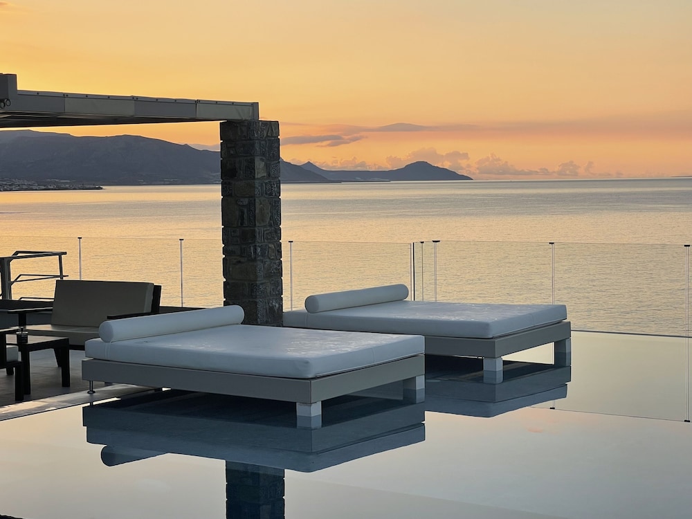 Villa Proistakis — 4-Star Luxury Hotel in Ierapetra, Greece
